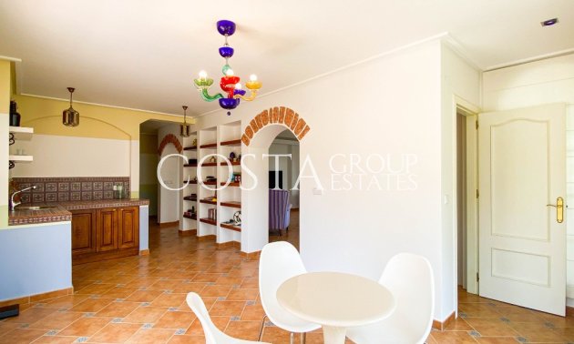 Herverkoop - Villa -
Orihuela - Villamartin