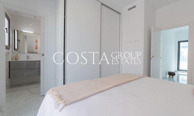 Revente - Villa -
Torrevieja - Torrevieja Centro