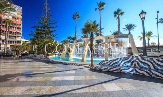 Revente - Villa -
Torrevieja - Torrevieja Centro