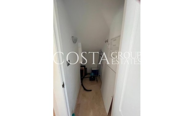 Herverkoop - Villa -
Urbanización El Raso