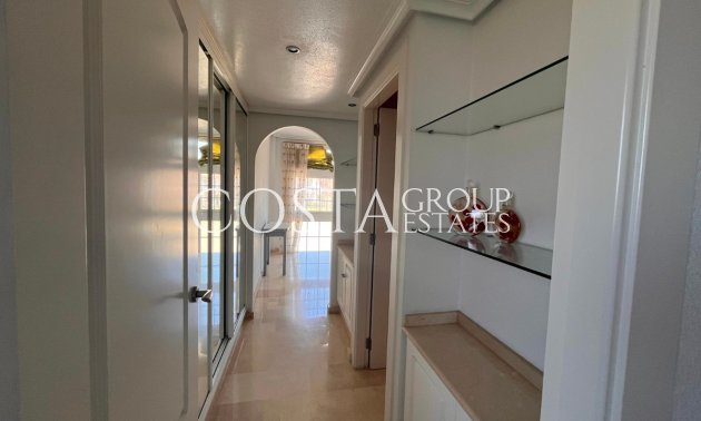 Herverkoop - Villa -
Urbanización El Raso