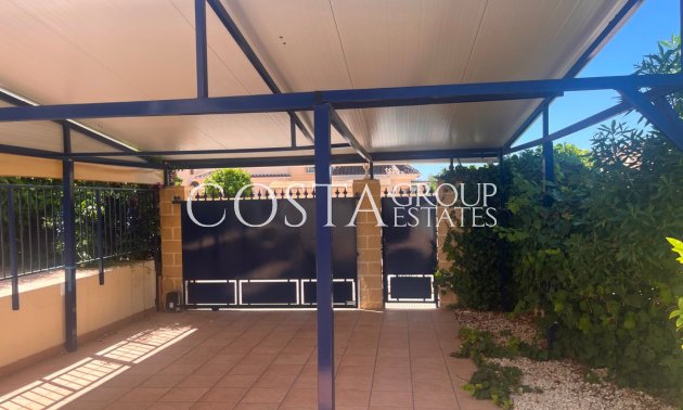 Herverkoop - Villa -
Urbanización El Raso