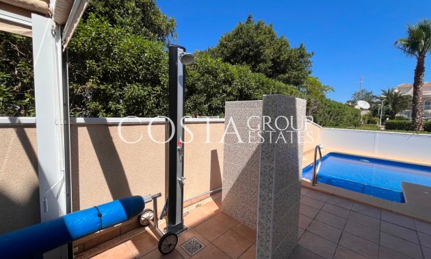 Herverkoop - Villa -
Urbanización El Raso