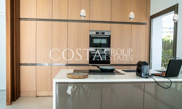 Herverkoop - Villa -
Orihuela - Las Colinas Golf