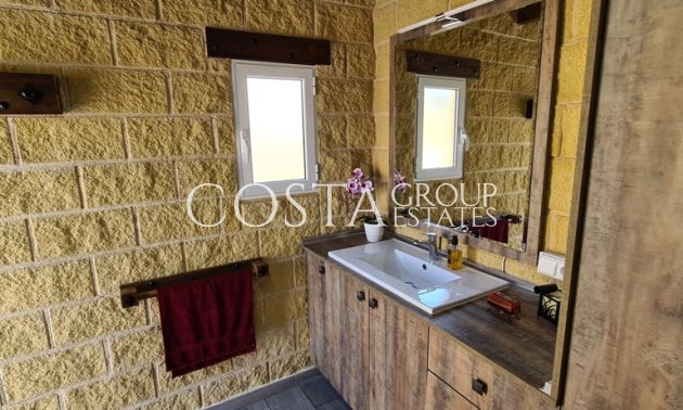 Resale - Villa -
Orihuela - La Matanza