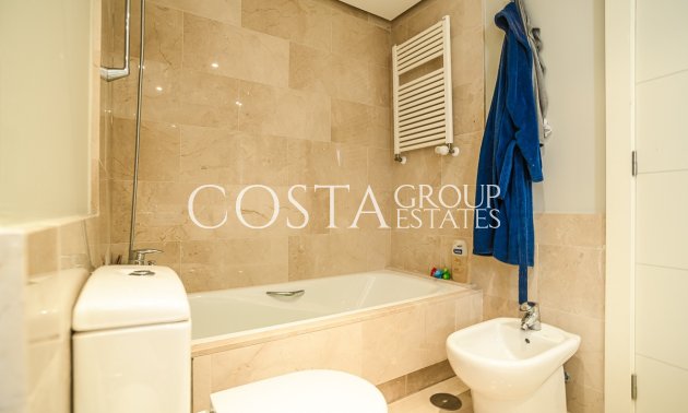 Revente - Villa -
Orihuela - Las Colinas Golf