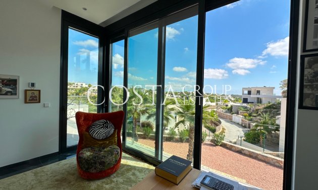 Resale - Villa -
Orihuela - Las Colinas Golf