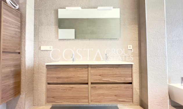 Resale - Villa -
Orihuela - Las Colinas Golf