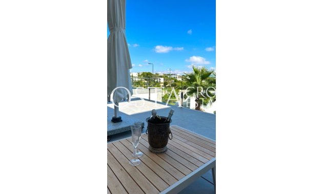 Resale - Villa -
Orihuela - Las Colinas Golf