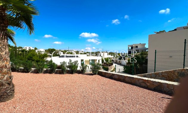 Resale - Villa -
Orihuela - Las Colinas Golf