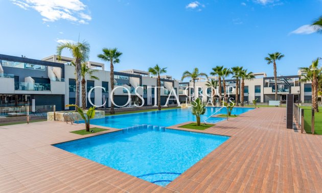 Resale - Apartments -
Urbanización El Raso