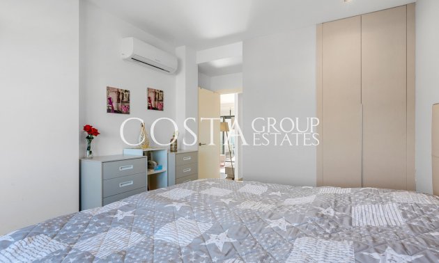 Resale - Apartments -
Urbanización El Raso