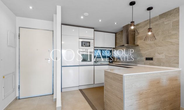 Resale - Apartments -
Urbanización El Raso