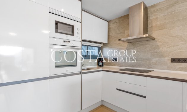 Resale - Apartments -
Urbanización El Raso