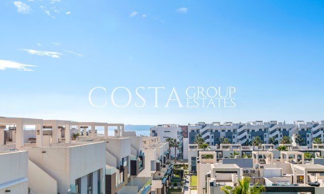 Resale - Apartments -
Urbanización El Raso