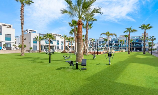 Resale - Apartments -
Urbanización El Raso