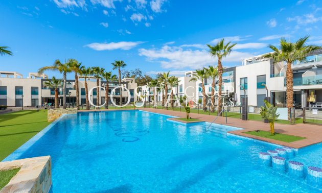 Resale - Apartments -
Urbanización El Raso