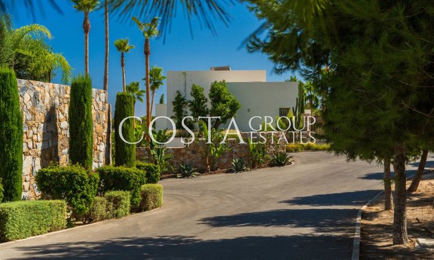 Resale - Villa -
Orihuela - Las Colinas Golf