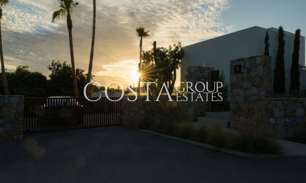 Resale - Villa -
Orihuela - Las Colinas Golf