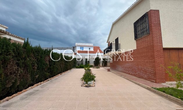 Resale - Villa -
Orihuela - La Zenia