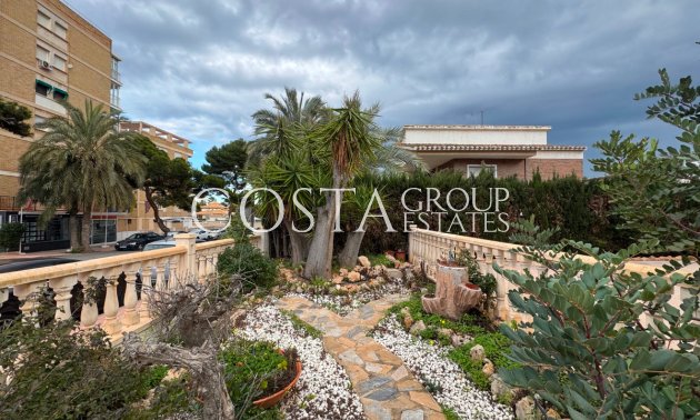 Resale - Villa -
Orihuela - La Zenia