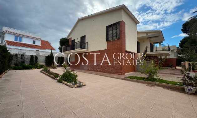 Resale - Villa -
Orihuela - La Zenia