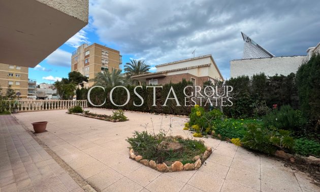 Resale - Villa -
Orihuela - La Zenia