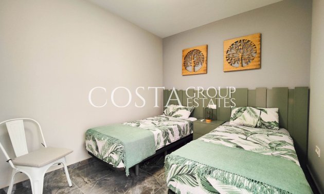 Resale - Apartments -
Orihuela - Orihuela Costa