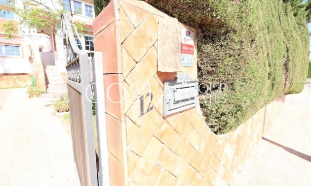 Herverkoop - Villa -
Orihuela - Villamartin