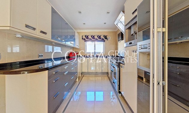 Resale - Villa -
Teulada - Moraira