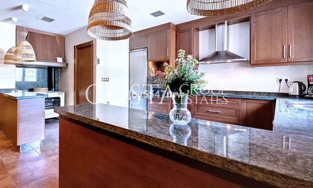 Herverkoop - Villa -
Yecla - Yecla Centro