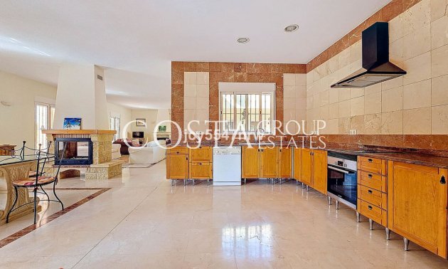 Odsprzedaż - Willa -
Fortuna - Fortuna Centro