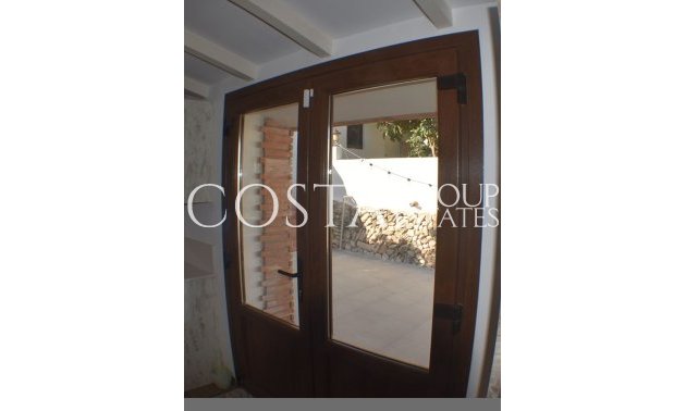 Odsprzedaż - Willa -
Teulada - Moraira