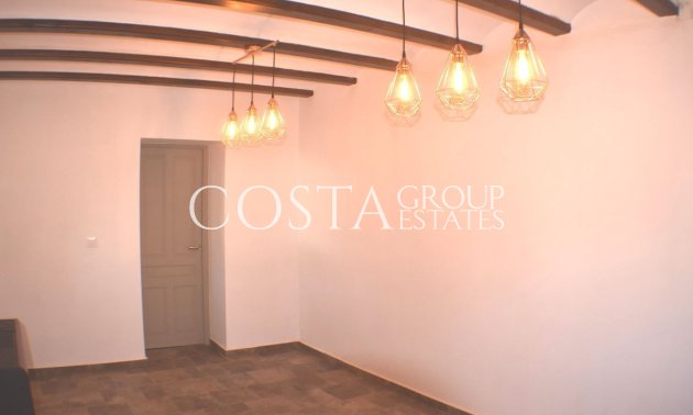 Odsprzedaż - Willa -
Teulada - Moraira