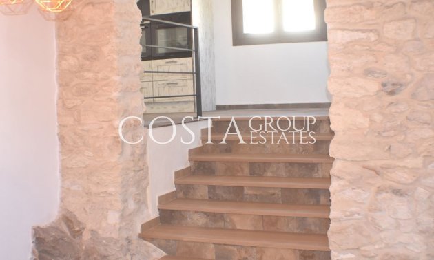 Odsprzedaż - Willa -
Teulada - Moraira