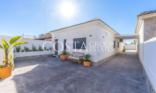 Herverkoop - Villa -
Torrevieja - Torrevieja Centro