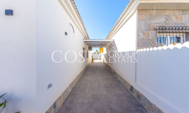 Herverkoop - Villa -
Torrevieja - Torrevieja Centro