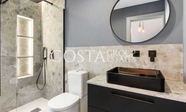 Herverkoop - Villa -
Torrevieja - Torrevieja Centro