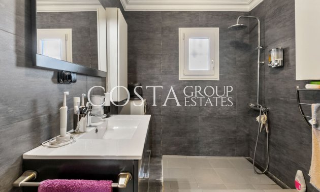 Wiederverkauf - House -
Torrevieja - Torrevieja Centro