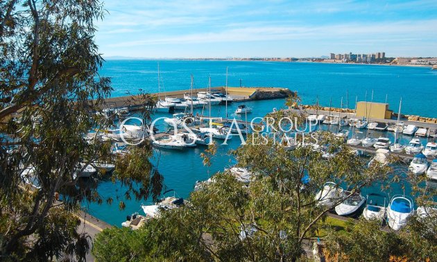 Herverkoop - Villa -
Orihuela - Orihuela Costa