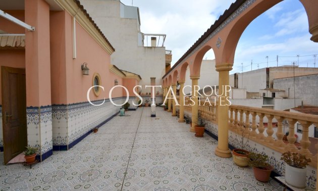 Resale - Villa -
Guardamar del Segura - Guardamar del Segura Centro