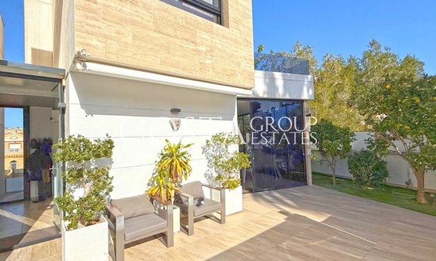 Wiederverkauf - Villa -
Orihuela - Villamartin