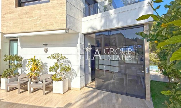 Wiederverkauf - Villa -
Orihuela - Villamartin