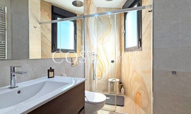 Wiederverkauf - Villa -
Orihuela - Villamartin