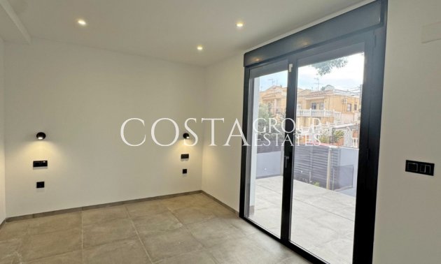 Wiederverkauf - Villa -
Torrevieja - Torrevieja Centro