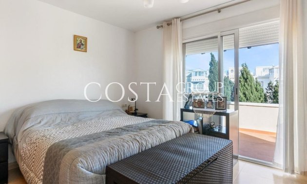 Herverkoop - Villa -
Orihuela - Villamartin