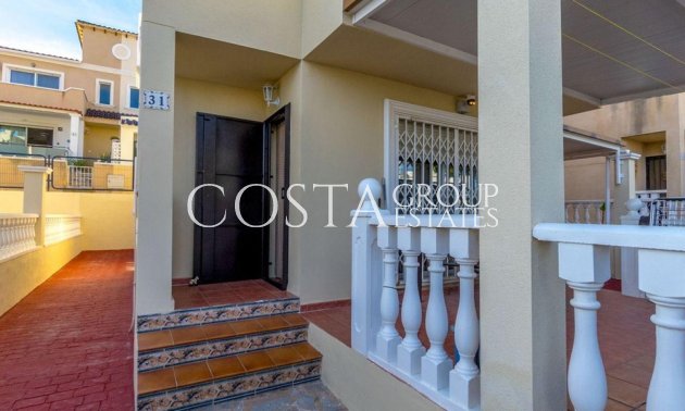 Herverkoop - Villa -
Orihuela - Villamartin