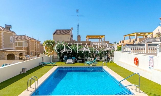 Herverkoop - Villa -
Orihuela - Villamartin