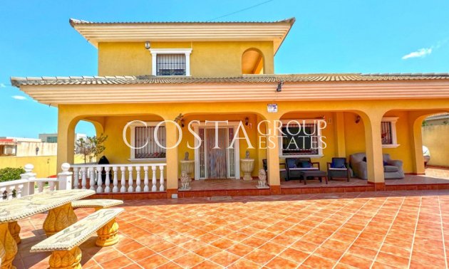 Resale - Villa -
Torrevieja - Torrevieja Centro
