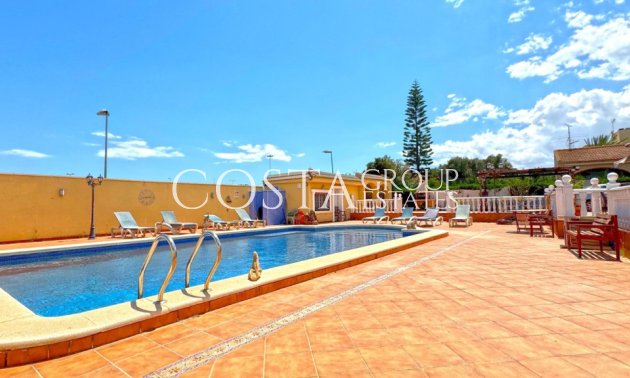 Resale - Villa -
Torrevieja - Torrevieja Centro